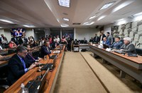 Relatório sobre IA apresentado nesta terça inclui proteção ao trabalho e à identidade