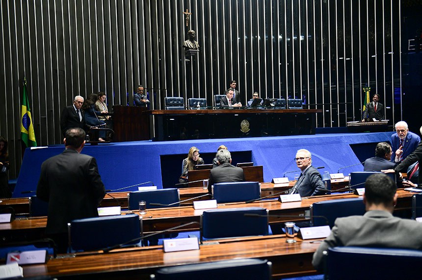 Tribuna direita: senador Cid Gomes (PSB-CE).