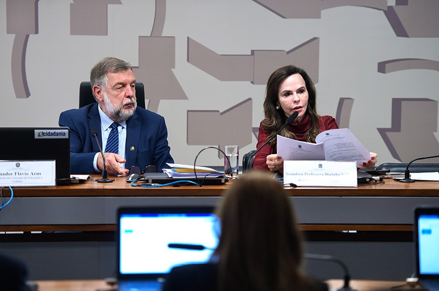 Mesa: 
presidente da CE, senador Flávio Arns (PSB-PR); 
vice-presidente da CE, senadora Professora Dorinha Seabra (União-TO).