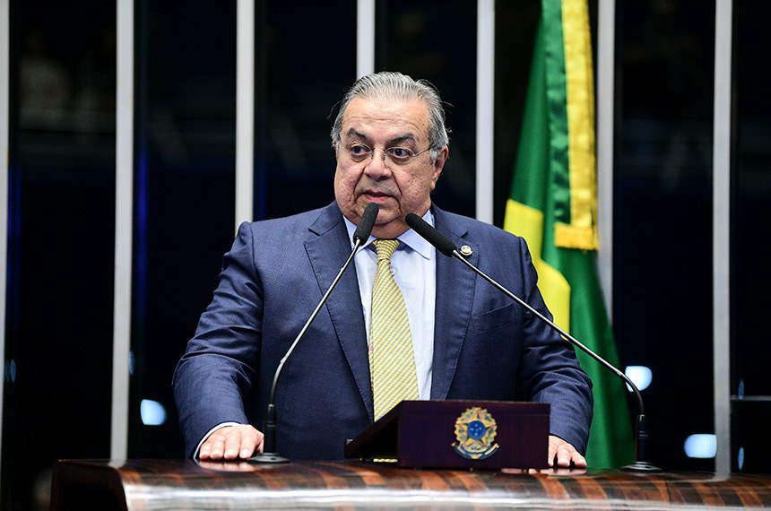 Em discurso, à tribuna, senador Flávio Azevedo (PL-RN).