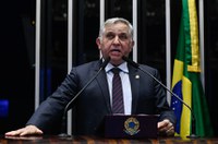 Izalci critica MP que autoriza intervenção e troca da empresa de luz do Amazonas