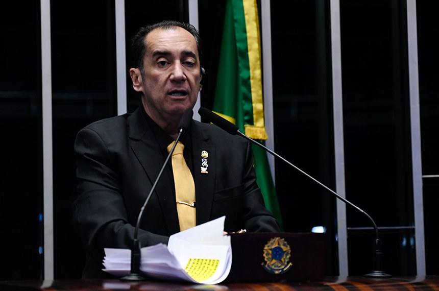 Em discurso, à tribuna, senador Jorge Kajuru (PSB-GO).