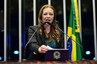 Janaína Farias destaca fortalecimento do SUS no governo Lula