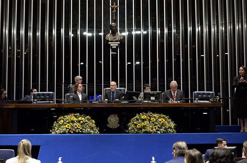 Mesa:
vice-presidente do Senado Federal, senador Veneziano Vital do Rêgo (MDB-PB);
presidente desta sessão, senador Fabiano Contarato (PT-ES);
secretária desta sessão;
senador Angelo Coronel (PSD-BA).