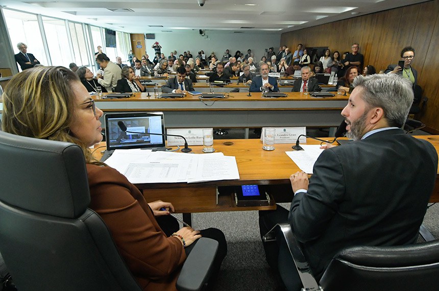 Bancada:
consultora legislativa do Senado Federal, Romina Faur Capparelli;
deputada Erika Kokay (PT-DF);
ex-deputado prof. Paulo Fernando (Republicanos-DF).