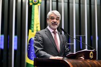 Humberto Costa celebra dados econômicos sobre ocupação da população