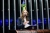 Janaína celebra entrega de moradias do Minha Casa, Minha Vida no Ceará