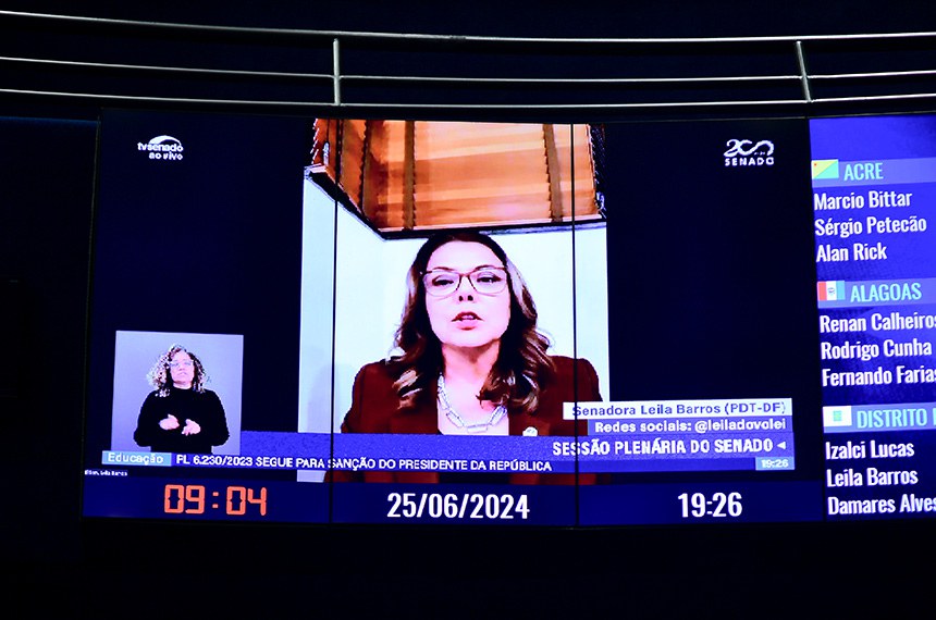 Em pronunciamento, via videoconferência, senadora Leila Barros (PDT-DF).