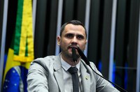 Cleitinho critica compra de bacalhau e filé mignon pela FAB