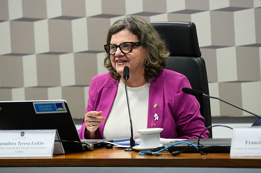 Mesa: 
presidente eventual e requerente desta audiência, senadora Teresa Leitão (PT-PE).