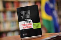 Consultores do Senado lançam livro sobre sistema tributário