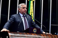 Izalci critica manutenção da prisão do ex-diretor da PRF Silvinei Vasques