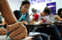 Projeto visa melhorar a cobrança de estudantes beneficiados pelo Fies