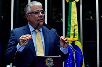 Girão cobra atitude do Senado contra 'complexo industrial de censura' no Brasil