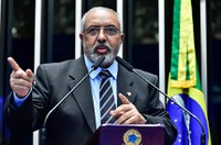 Paim apresenta projeto que institui Política Nacional para Deslocados Internos