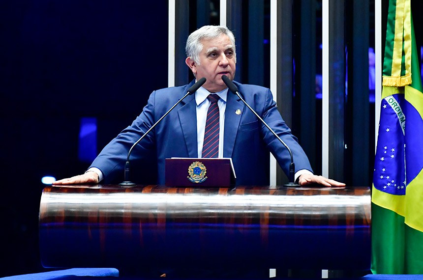 Em discurso, à tribuna, senador Izalci Lucas (PL-DF).