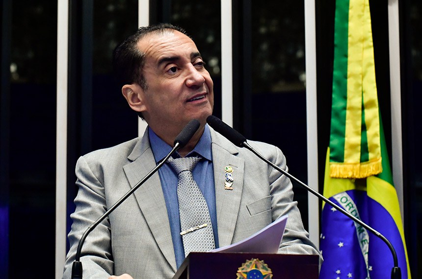 À tribuna, em discurso, senador Jorge Kajuru (PSB-GO).