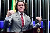 Veneziano defende PAC e esforços do governo na reestruturação do país