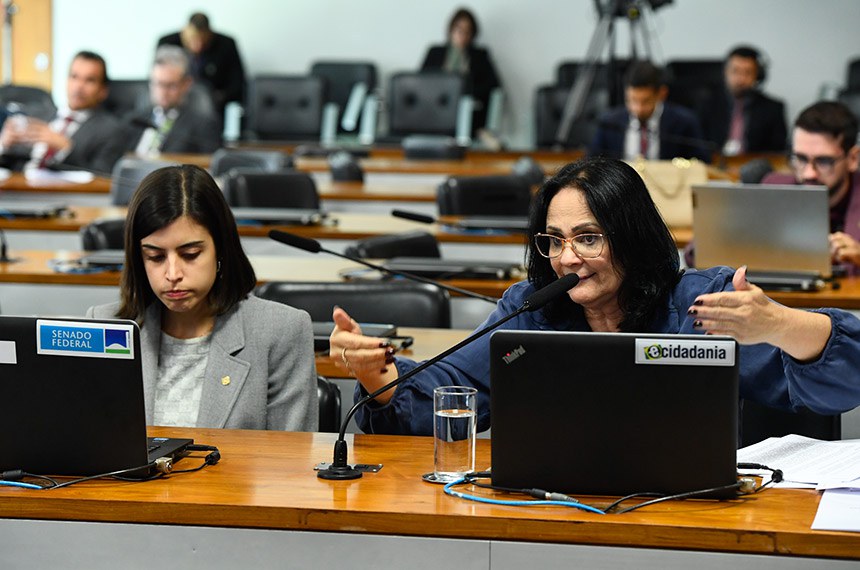 Bancada:
deputada Tabata Amaral (PSB-SP); 
senadora Damares Alves (Republicanos-DF), em pronunciamento.