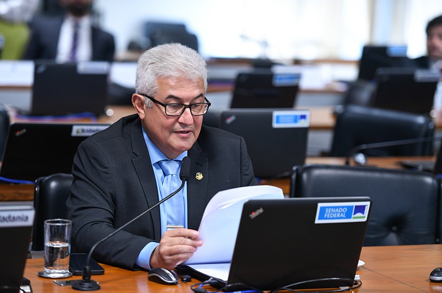 Em pronunciamento, à bancada, relator do PL 1.006/2022, senador Astronauta Marcos Pontes (PL-SP).