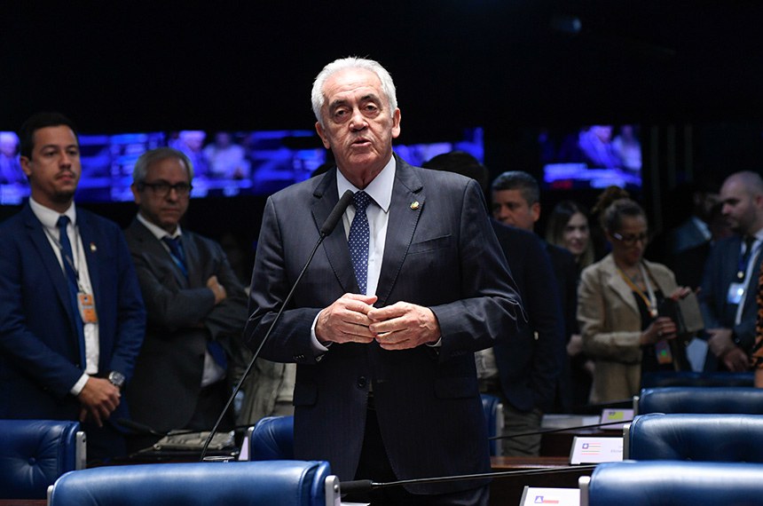 Em pronunciamento, à bancada, senador Otto Alencar (PSD-BA).