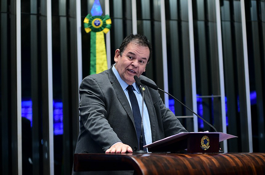 Em discurso, à tribuna, senador André Amaral (União PB).