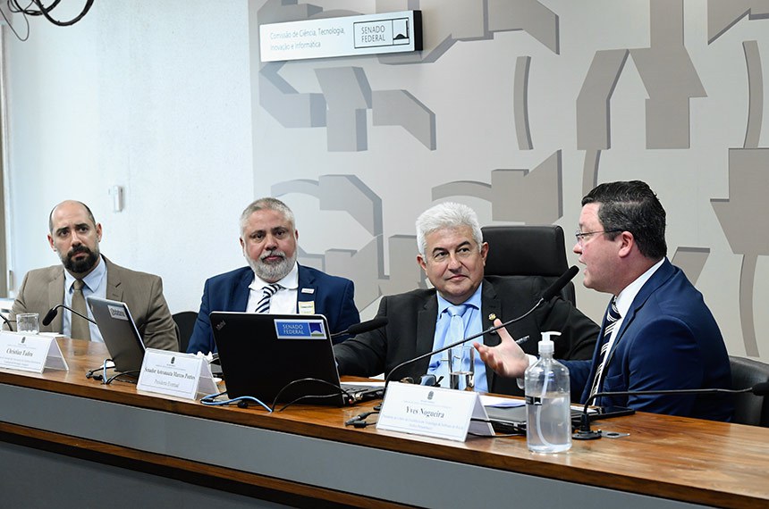 Mesa: 
diretor de Relações Institucionais e Governamentais da Associação Brasileira das Empresas de Software (Abes), Marcelo Almeida;
presidente da Federação das Associações das Empresas Brasileiras de Tecnologia da Informação (Assespro), Christian Tadeu;
presidente eventual da CCT, senador Astronauta Marcos Pontes (PL-SP);
presidente do Centro de Excelência em Tecnologia de Software do Recife (Softex Pernambuco), Yves Nogueira - em pronunciamento.