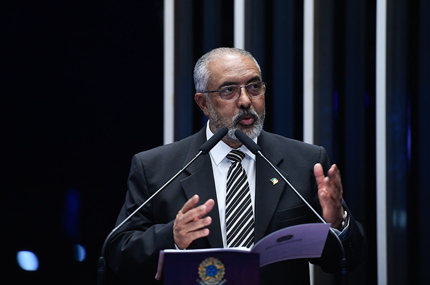 Em discurso, à tribuna, senador Paulo Paim (PT-RS).