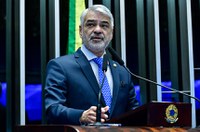 Humberto Costa alerta para os perigos da regulamentação dos cigarros eletrônicos