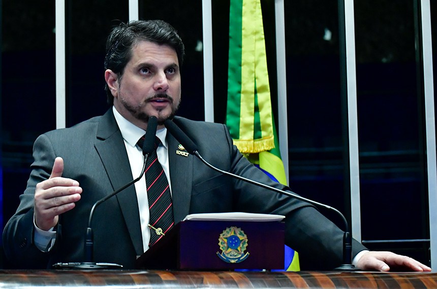 Em discurso, à tribuna, senador Marcos do Val (Podemos-ES). 