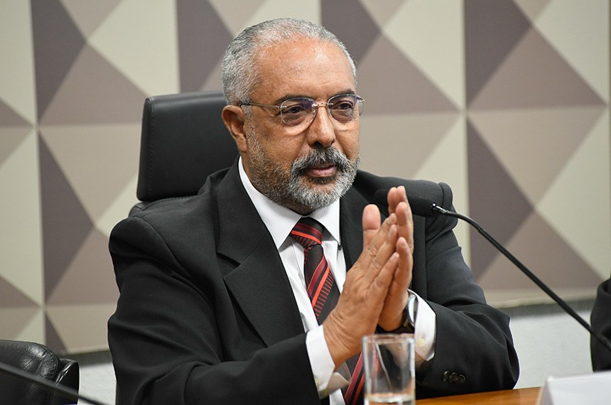 Mesa: 
presidente da CDH, senador Paulo Paim (PT-RS).