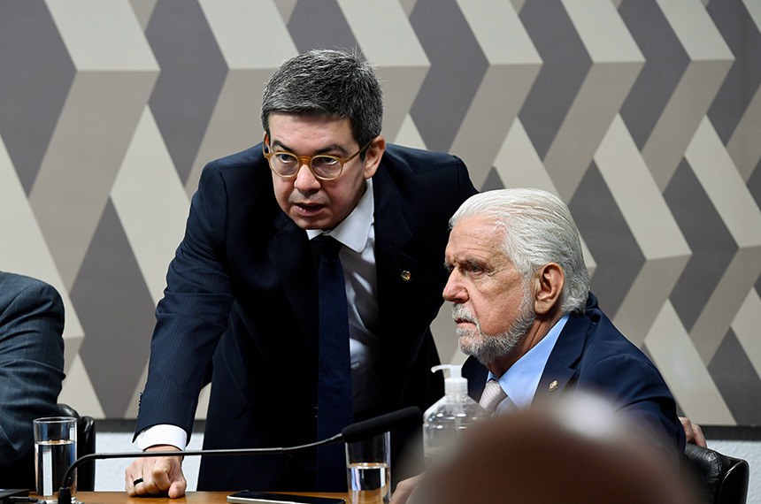 Mesa: 
senador Carlos Viana (Podemos-MG); 
líder do governo no Congresso Nacional, senador Randolfe Rodrigues (sem partido-AP);
líder do governo no Senado Federal, senador Jaques Wagner (PT-BA).