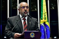 Paim critica cancelamentos unilaterais praticados por planos de saúde