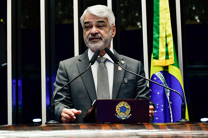 Em discurso, à tribuna, senador Humberto Costa (PT-PE).