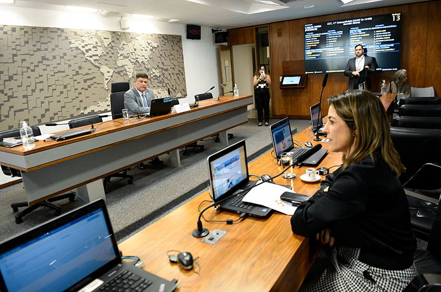 À bancada, senadora Soraya Thronicke (Podemos-MS).