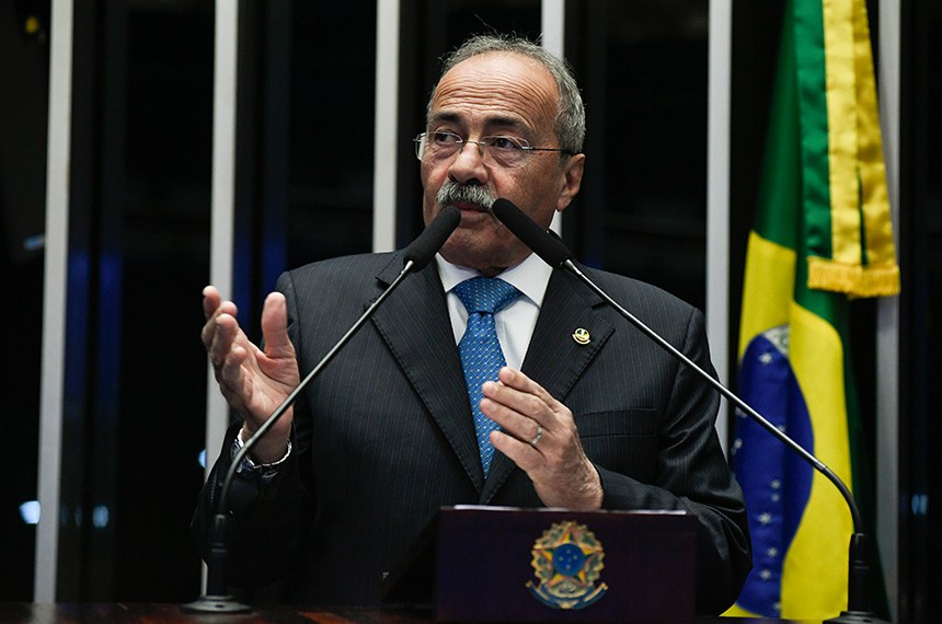 Em discurso, à tribuna, senador Chico Rodrigues (PSB-RR).