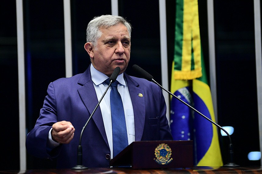 Em discurso, à tribuna, senador Izalci Lucas (PL-DF).