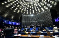 Assistência estudantil, 'taxa das blusinhas' e adaptação ao clima marcam o semestre