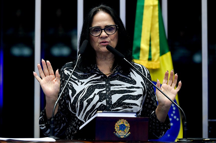 Em discurso, à tribuna, senadora Damares Alves (Republicanos-DF).