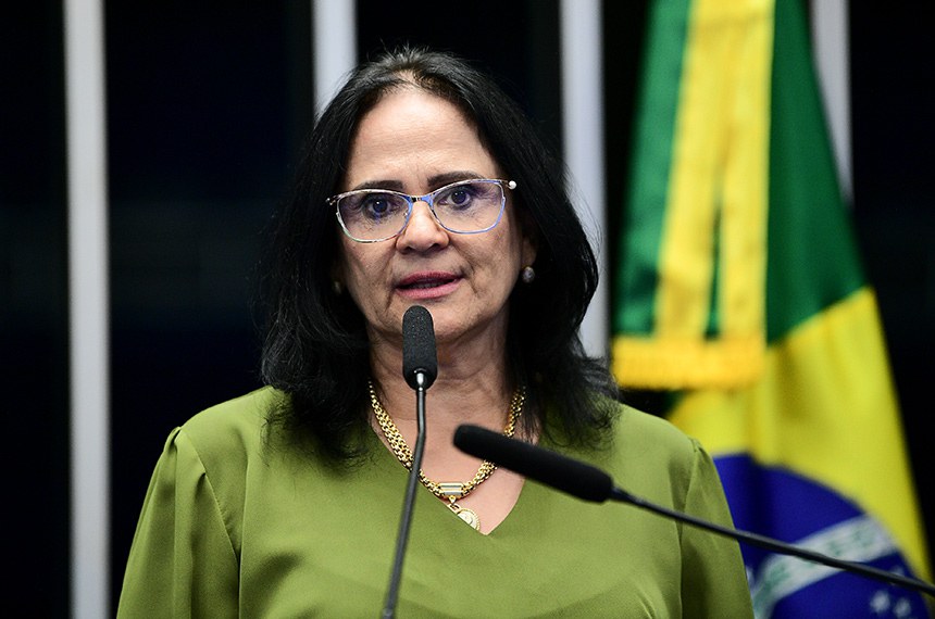 Em discurso, à tribuna, senadora Damares Alves (Republicanos-DF).