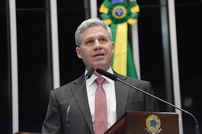 Em discurso, à tribuna, ministro de Estado do Desenvolvimento Agrário e Agricultura Familiar Paulo Teixeira.