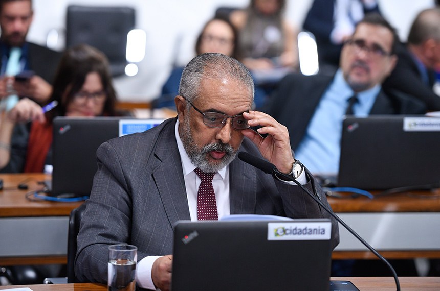 Bancada: 
senador Paulo Paim (PT-RS) - em pronunciamento.