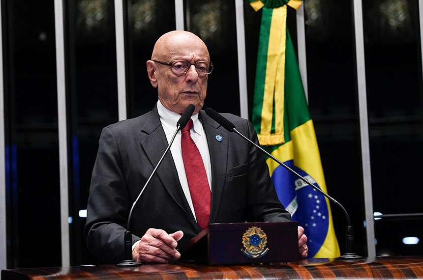 Em discurso, à tribuna, senador Esperidião Amin (PP-SC).