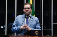 Plínio Valério alerta para gravidade da seca no Amazonas