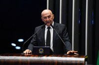 Confúcio Moura celebra 50 anos da OAB de Rondônia