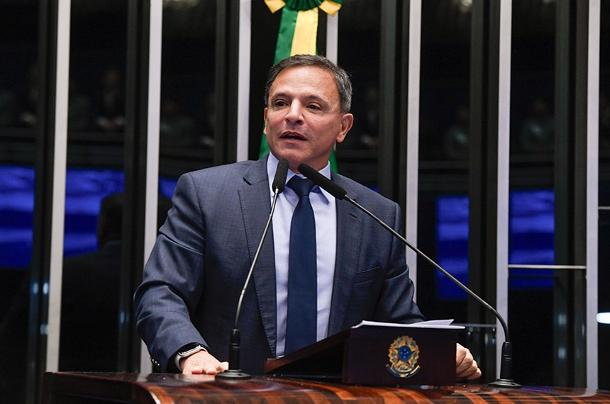 Em discurso, à tribuna, senador Marcio Bittar (União-AC).