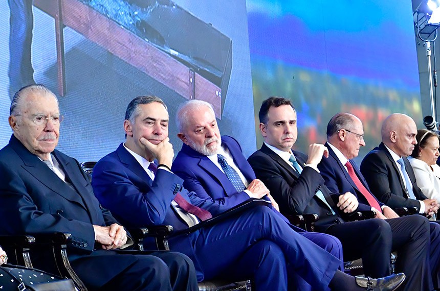 Participam: 
ex-senador José Sarney;
presidente do Supremo Tribunal Federal (STF), ministro Luís Roberto Barroso; 
presidente da República, Luiz Inácio Lula da Silva; 
presidente do Senado Federal, senador Rodrigo Pacheco (PSD-MG); 
vice-presidente da República e ministro do Desenvolvimento, Indústria, Comércio e Serviços (MDIC), Geraldo Alckmin;
presidente do Tribunal Superior Eleitoral (TSE), ministro Alexandre de Moraes; 
governadora do Rio Grande do Norte, Fátima Bezerra.