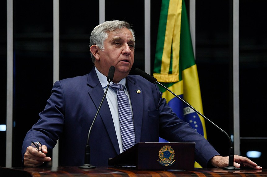 Em discurso, à tribuna, senador Izalci Lucas (PL-DF).