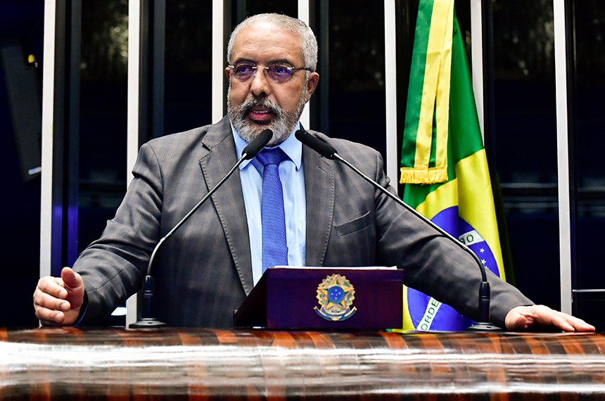 Em discurso, à tribuna, senador Paulo Paim (PT-RS).