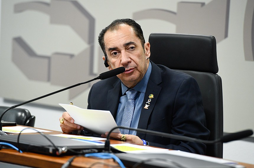 Mesa: 
presidente da CMAATIVOS, senador Jorge Kajuru (PSB-GO).